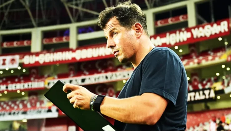 Antalyaspor’da Emre Belözoğlu kararı! ”Yola devam edeceğiz”